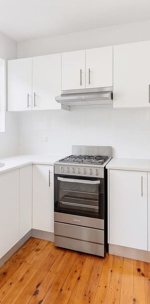 Two Bedroom Apartment in a Convenient Location! - Photo 1