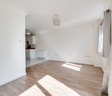 Standingwood Road, Ellesmere Port - Photo 5