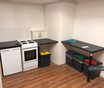 1 bedroom in a house share to rent - Photo 6