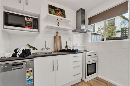 2/65 Champion Street, Edgeware, NZ 8013 - Photo 2