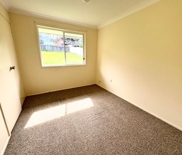 Family Home in Quiet Street - Photo 2