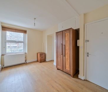 3 bedroom flat to rent - Photo 2