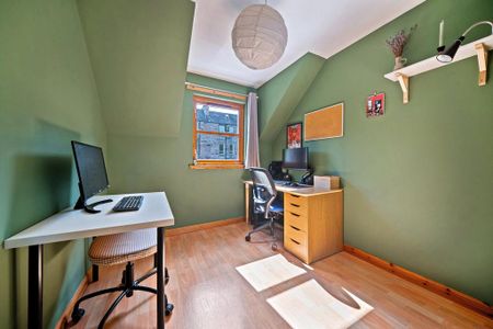 3 bedroom ground floor flat to rent - Photo 3