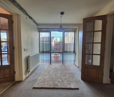 2 bedroom end of terrace house to rent - Photo 2