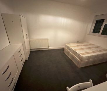Room in a Shared House, Muswell Hill Broadway, N10 - Photo 3
