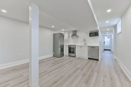 For Lease - 972 Cosburn Avenue, Toronto, Ontario - Photo 5