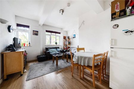 3 bedroom apartment to rent - Photo 2