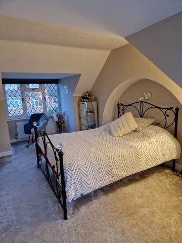 2 Bed Semi-Detached House, Alwyn Close, LU2 - Photo 2