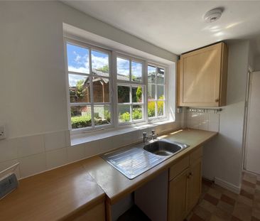 3 Village Lodge, Weston Park - Photo 3