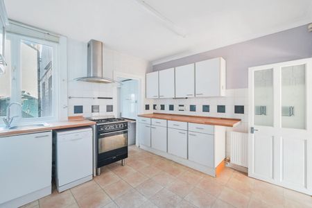 3 bedroom mid terraced house to rent, - Photo 4