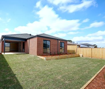 Impressive Family-Friendly Home - Photo 3