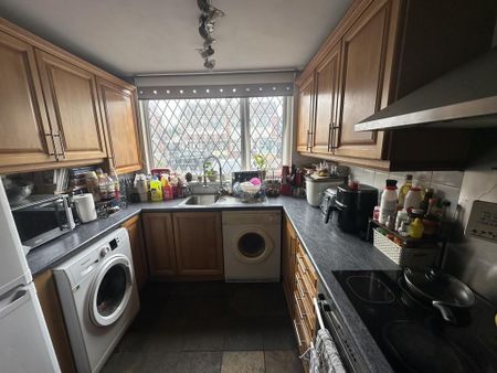 3 bedroom semi-detached house to rent - Photo 5