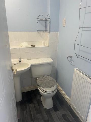 2 bedroom terraced house to rent - Photo 3