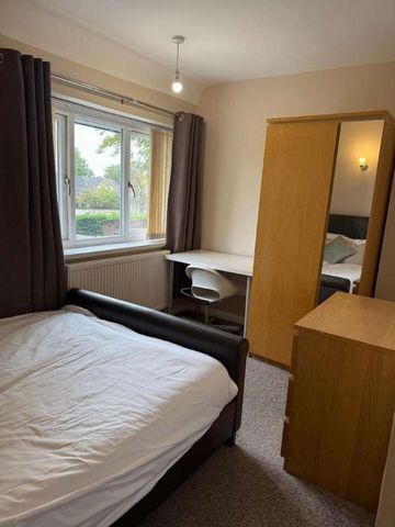 Middleton Boulevard: Bedroom Student (jubilee), NG8 - Photo 2