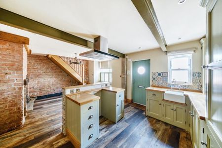 3 bedroom terraced house to rent - Photo 5