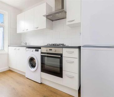 Plumstead High Street, London, SE18 - Photo 4