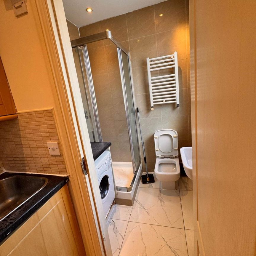 Price £725 pcm - Available 10/11/2025 - Furnished - Photo 1