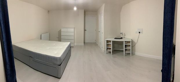 4 bedroom semi-detached house to rent - Photo 1