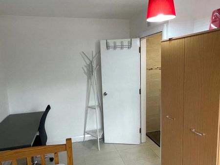 5 bedroom terraced house to rent - Photo 5