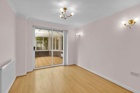 4 bedroom detached house to rent - Photo 3