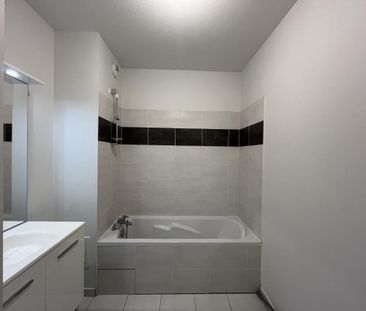 Location Appartement 3 pièces 56m² BARBERAZ 73000 - Photo 5