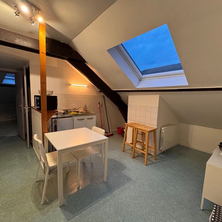 Location Appartement 2 pièces 16m² - Photo 4