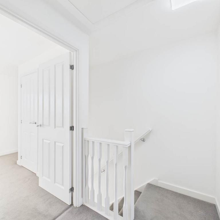 2 bedroom house to rent - Photo 1