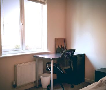 2 Double Rooms to let in Flat share, 10 min walk to Talbot Campus - Photo 3