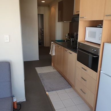 PENTHOUSE - 2 Bedrooms, Unfurnished, CAR PARK Included - Photo 1