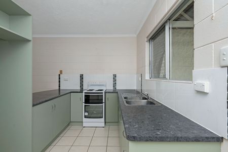 Modern & Convenient Living in the Heart of Townsville - Photo 5