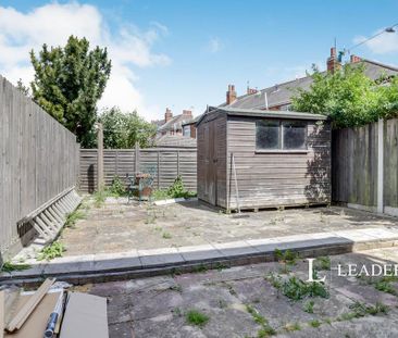 3 bedroom terraced house to rent - Photo 2