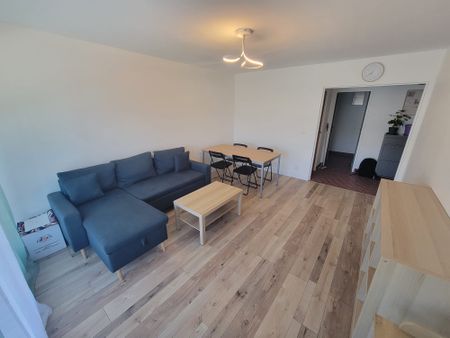 Location Appartement 3 pièces 71m² CHOISY LE ROI 94600 - Photo 2