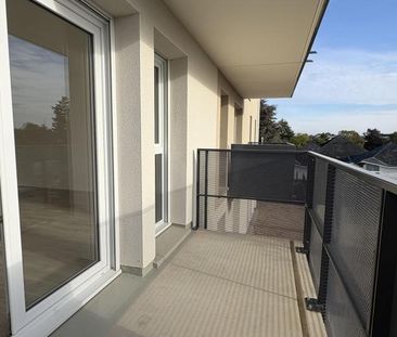 Location Appartement 2 pièces 46m² BONCHAMP LES LAVAL 53960 - Photo 4