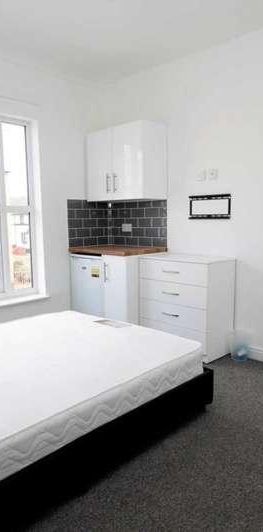 Montagu Street, Kettering, NN16 - Photo 1