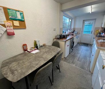 Filton Avenue, Filton - Photo 2