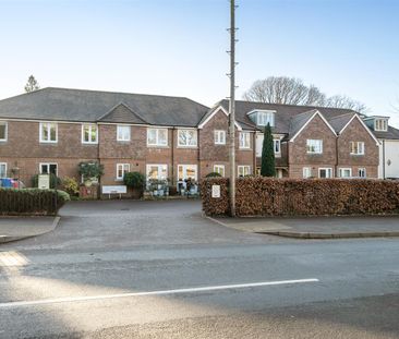 Cornerway Lodge, Hindhead - Photo 2