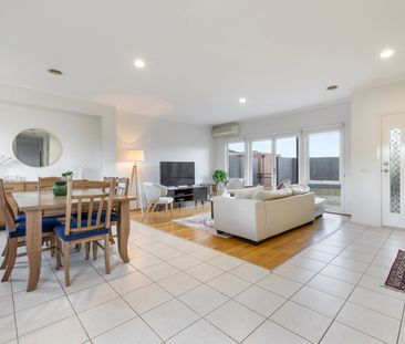 3/22 Tulloch Grove, Glen Waverley VIC 3150 - Apartment For Rent | D... - Photo 2