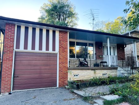 For Lease - 30 Bobmar Road, Toronto, Ontario - Photo 4