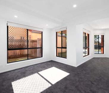 QUAILITY 5 BEDROOM + 1 Study EXECUTIVE HOME--DAW ROAD RUNCORN $985 ... - Photo 1