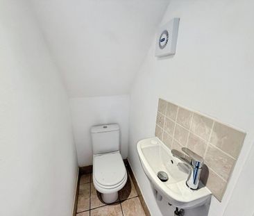3 bedroom semi-detached house to rent - Photo 1