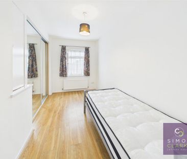 4 bedroom detached house to rent - Photo 6