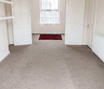3 bed Terraced in Blanchland Road , Morden, SM4 5ND - Photo 3