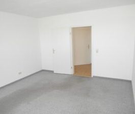 Jößnitzer Str. 141, Wohnung 13 ~~~ Balkon, Tageslichtbad mit Wanne und Dusche, Dachboden - Foto 1