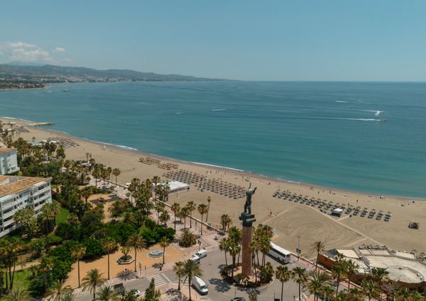 Penthouse in Puerto Banus with sea and Puerto Deportivo views