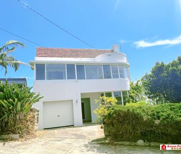 Newly Renovated Three-Storey Elegant Brick Mansion with Panoramic H... - Photo 6