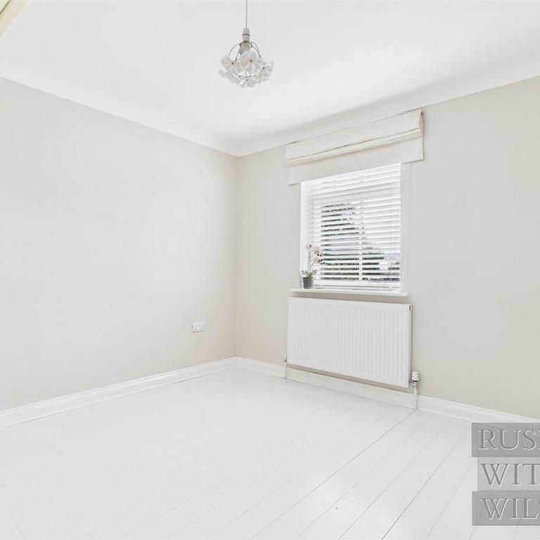 4 bedroom terraced house to rent - Photo 1