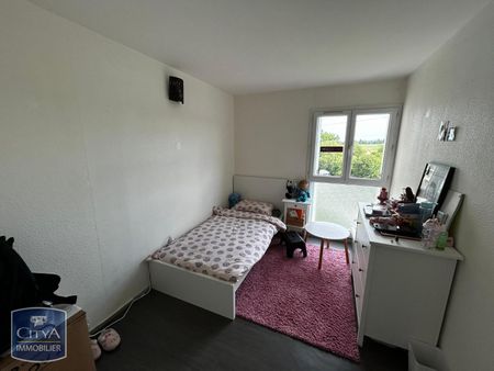 Location Appartement 4 pièces 80m² CHOLET 49300 - Photo 2