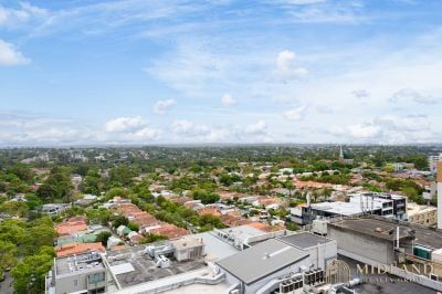 Sunlit & Spacious One Bedroom With Uninterrupted Views on Top Floor - Photo 1