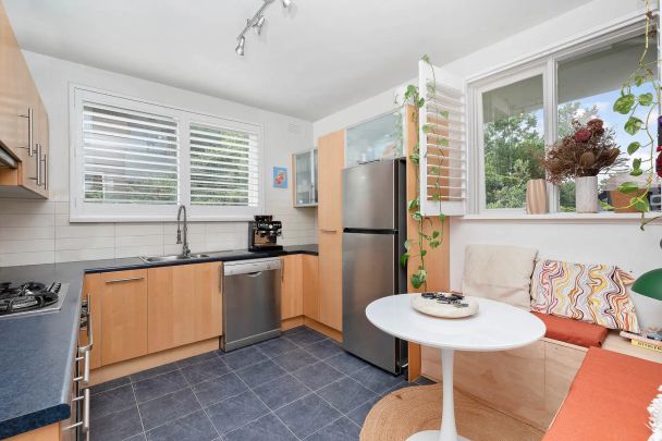 Sunlit Apartment Living in a Quiet, Leafy Elwood Pocket - Photo 1