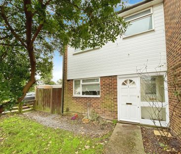 3 bed terraced house to rent in Jennery Lane, Slough, SL1 - Photo 1